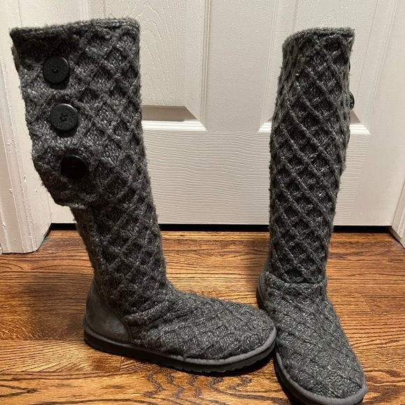 UGG | Gray Sweater Knit Lattice Wool Boots Women’s Sz 9 S/N 3066 - Picture 1 of 7